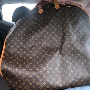 Louis Vuitton Garmet bag